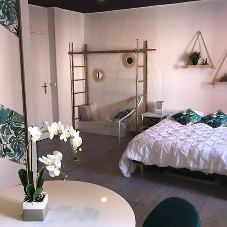Studio Cocooning A 50 M Du Port, Classe 1 Etoile Каси Экстерьер фото