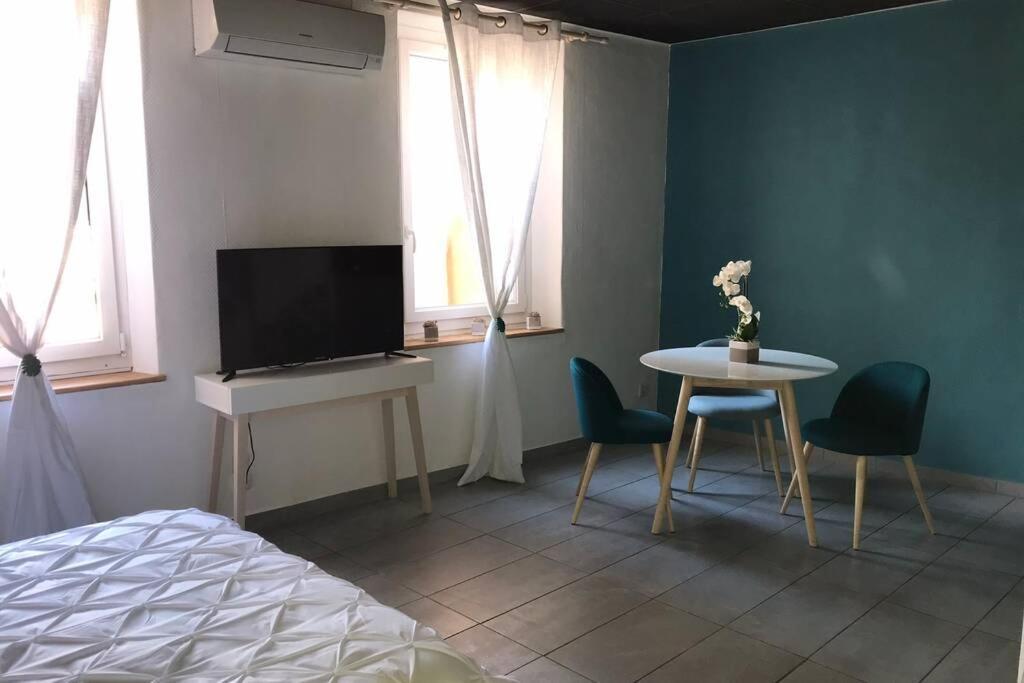 Studio Cocooning A 50 M Du Port, Classe 1 Etoile Каси Экстерьер фото